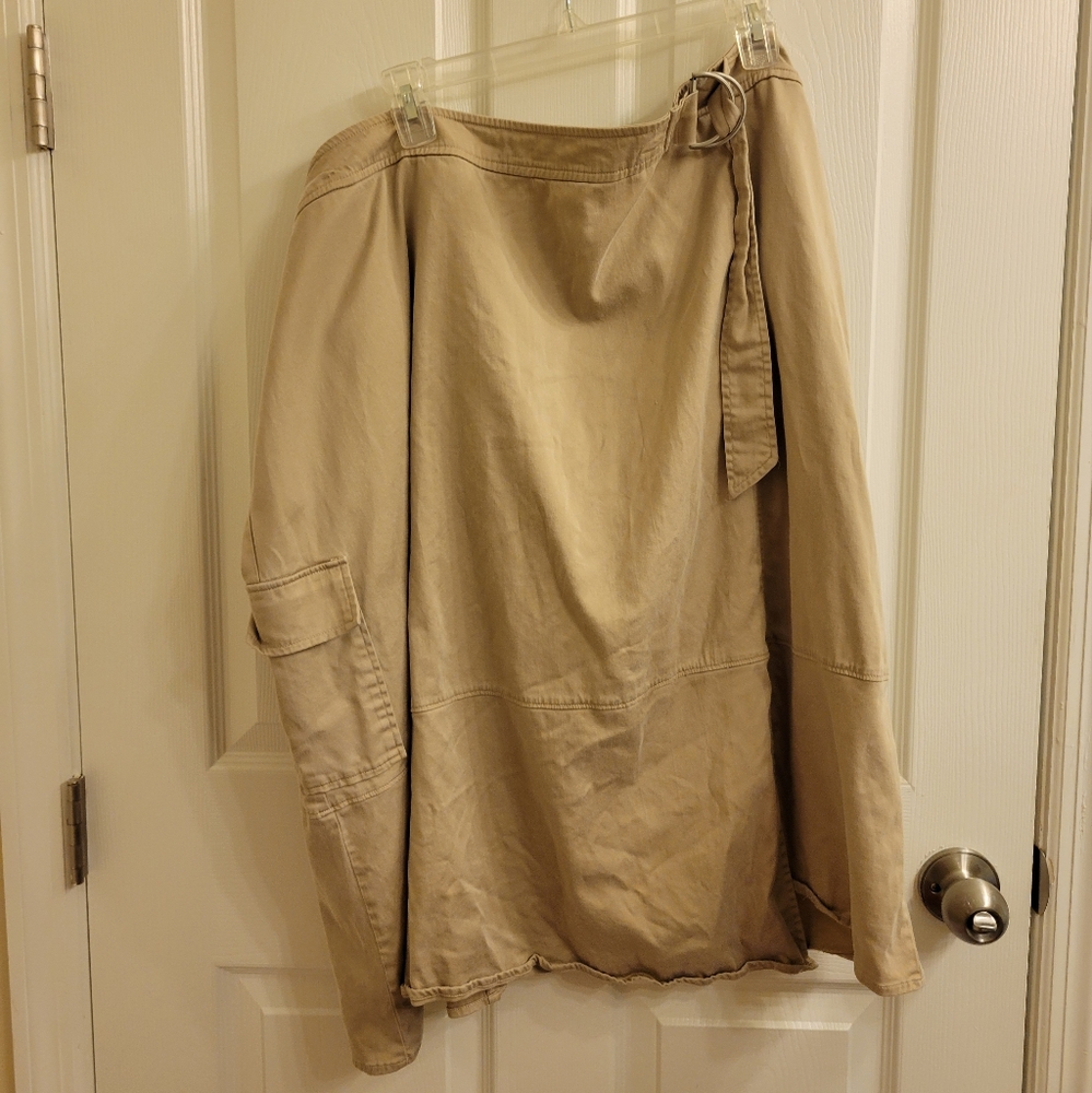 Lane Bryant × GLAMOUR khaki cargo skirt